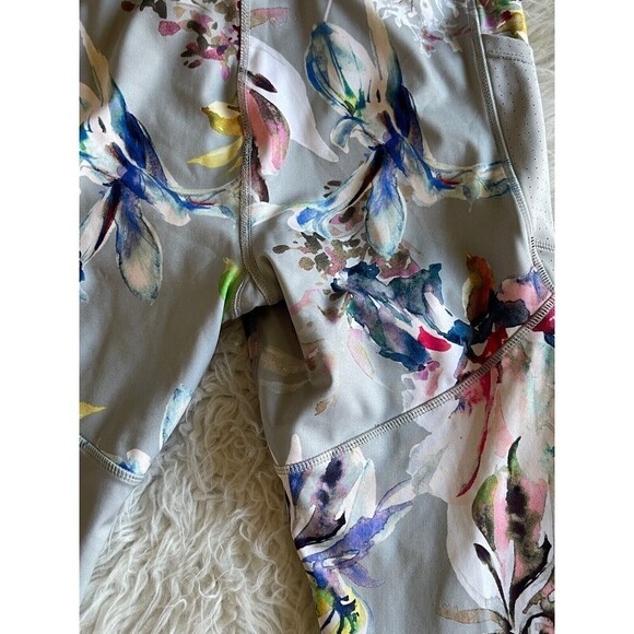Avia Women's Size Medium Floral Watercolor Cropped Leggings C30 - Picture 8 of 8